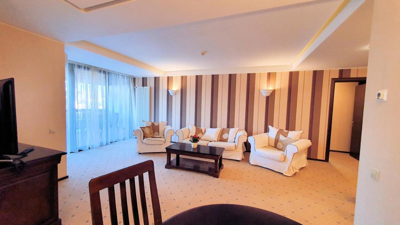Apartament 2706 Alpin Resort, Etaj 7, Poiana Brasov Luaran gambar